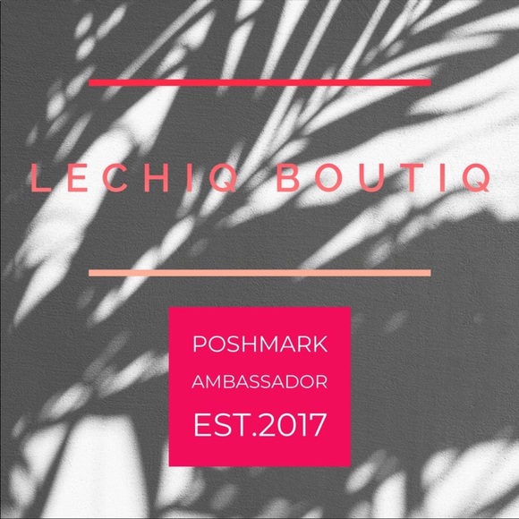 Monstera Green Metal Earrings - Picture 6 of 6